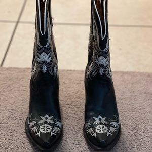 Corral cowgirl boots. Gently used. Worn 3 times now they sit in my closet